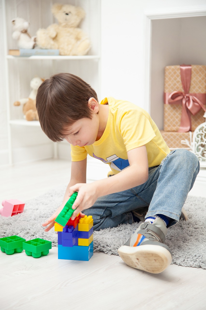 games, kids, entertainment, constructor, happiness, baby, happy, childhood, family, play, boy, house, living room, room, hall